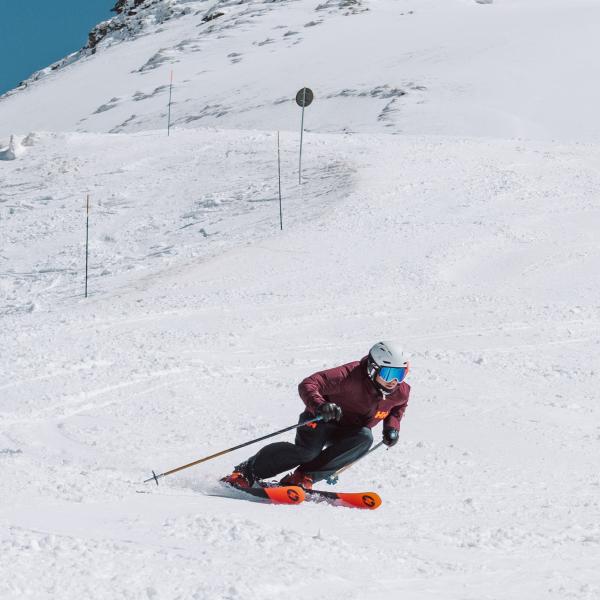 Image of people Ski