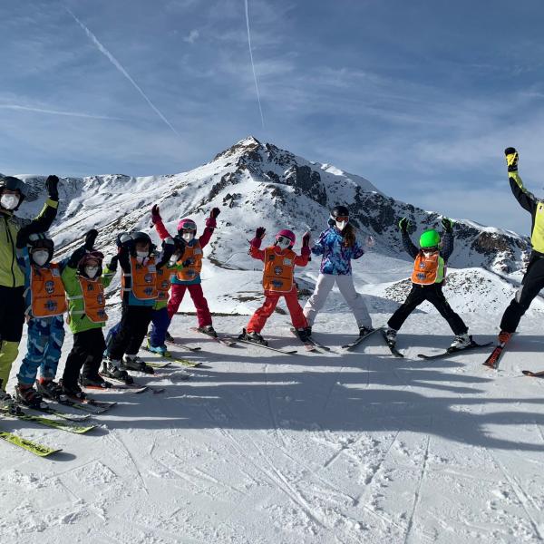 Image of people Ski